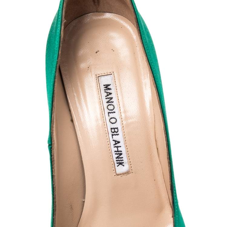 Pre Owned  Manolo Blahnik Green Satin Okkaava Emerald Pumps Size 36.5