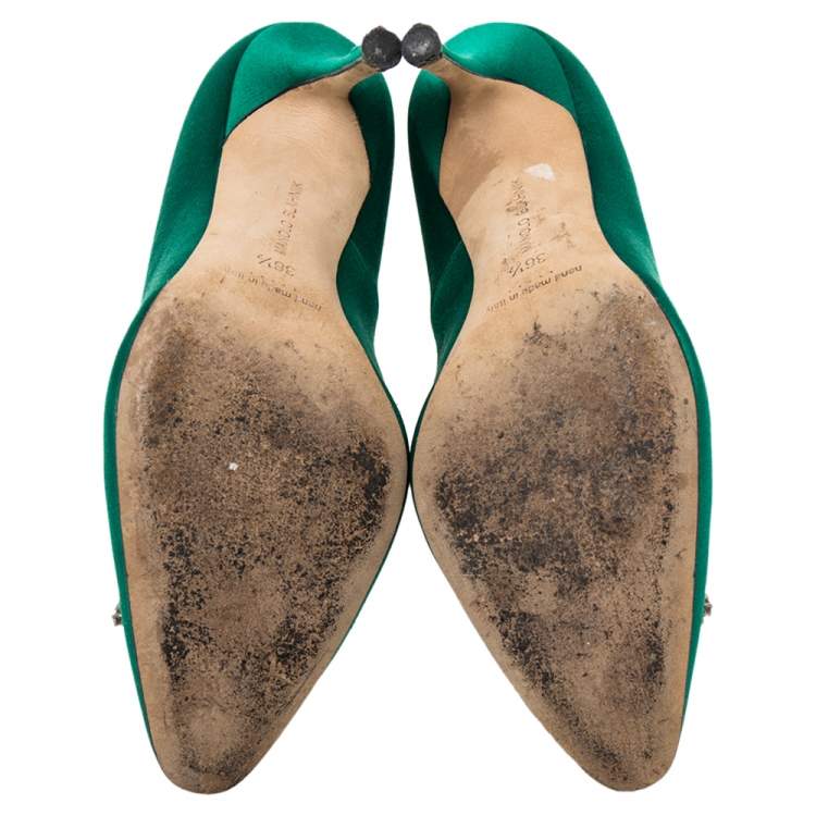 Pre Owned  Manolo Blahnik Green Satin Okkaava Emerald Pumps Size 36.5