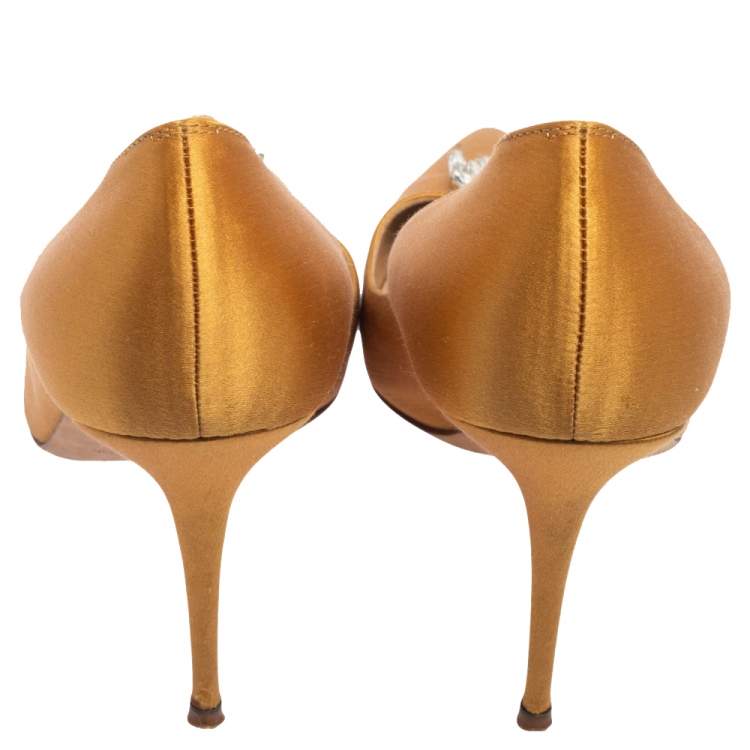 Pre Owned Manolo Blahnik Mustard Yellow Satin Nadira Crystal Embellished Pointed Toe Pumps Size 38.5