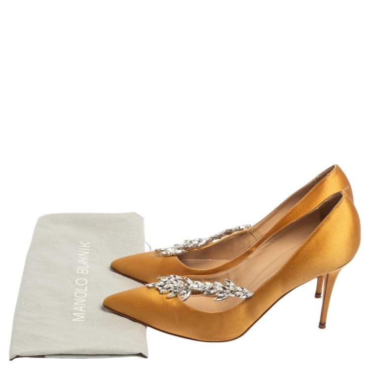 Pre Owned Manolo Blahnik Mustard Yellow Satin Nadira Crystal Embellished Pointed Toe Pumps Size 38.5