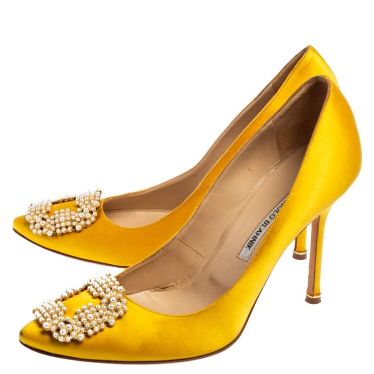 Pre Owned Manolo Blahnik Yellow Satin Hangisi Pearl Embellished Pumps Size 40