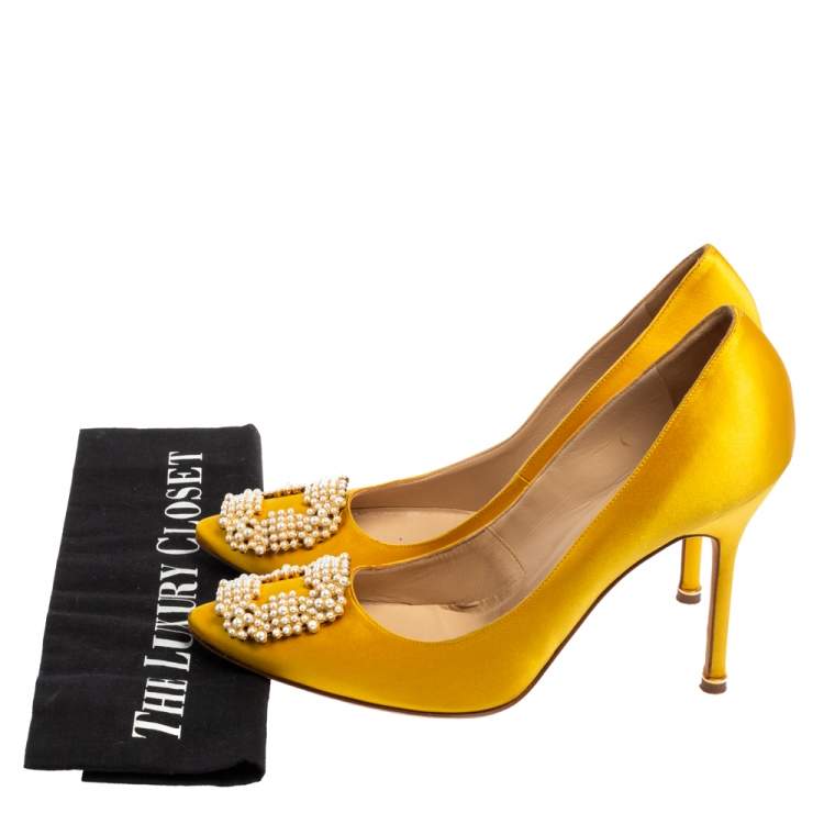 Pre Owned Manolo Blahnik Yellow Satin Hangisi Pearl Embellished Pumps Size 40