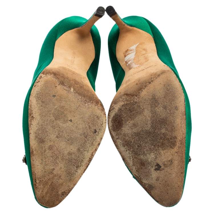 Pre Owned Manolo Blahnik Green Satin Okkava Pointed Toe Pumps Size 35.5