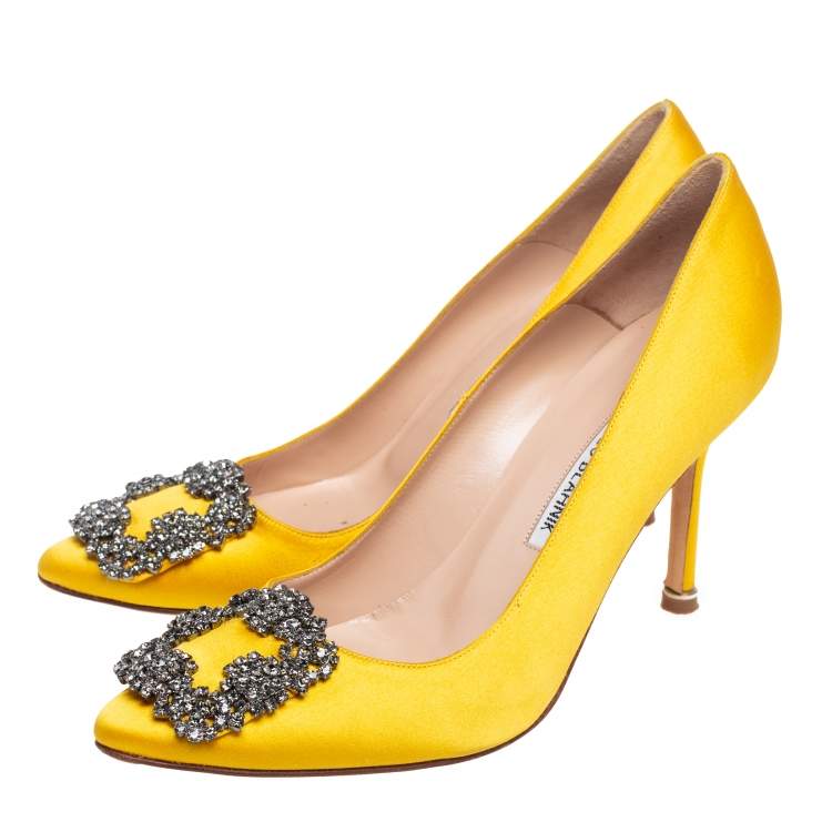 Pre Owned Manolo Blahnik Yellow Satin Hangisi Pumps Size 36