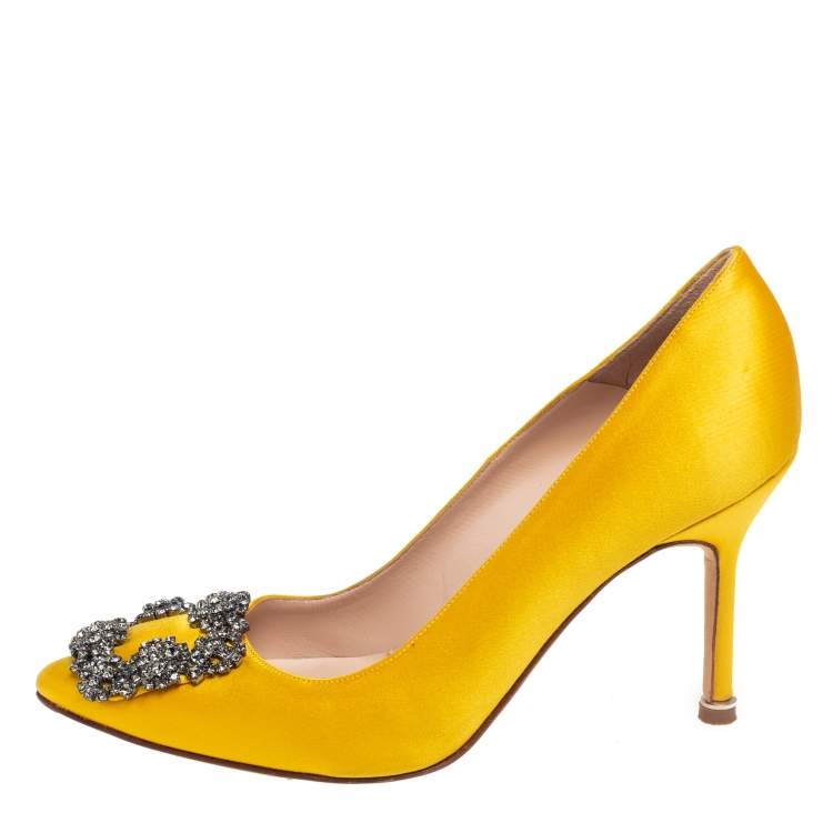 Pre Owned Manolo Blahnik Yellow Satin Hangisi Pumps Size 36