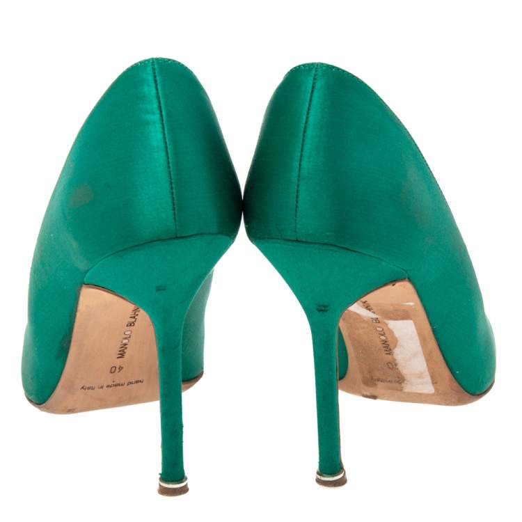 Pre Owned Manolo Blahnik Green Satin Hangisi Pumps Size 40