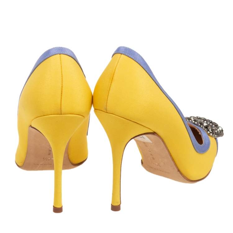 Pre Owned Manolo Blahnik Yellow/Blue Fabric Gotrian Pumps Size 36.5