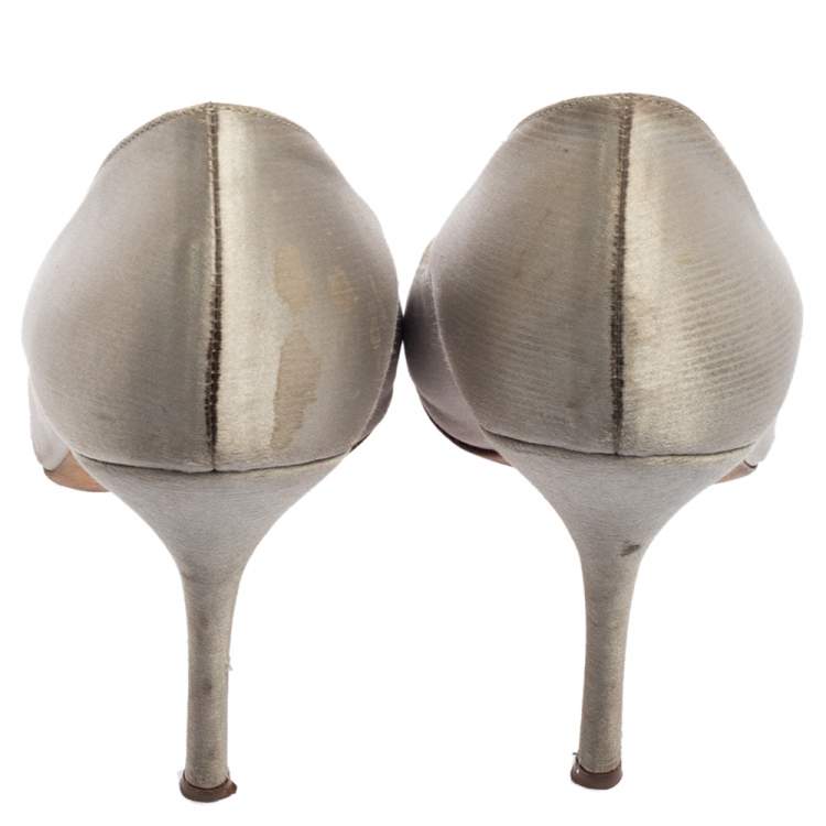 Pre Owned Manolo Blahnik Grey Satin  'Eufrasia' Pumps Size 38