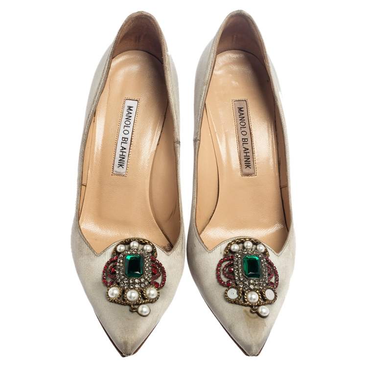 Pre Owned Manolo Blahnik Grey Satin  'Eufrasia' Pumps Size 38