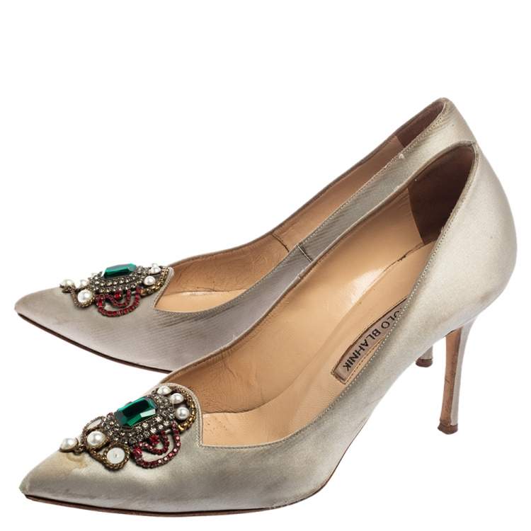 Pre Owned Manolo Blahnik Grey Satin  'Eufrasia' Pumps Size 38