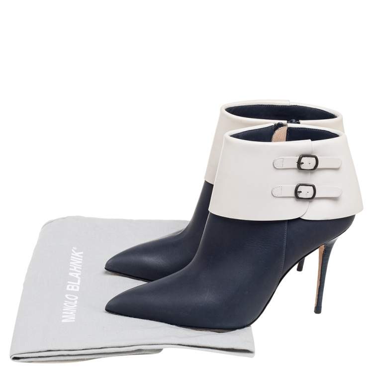 Pre Owned Manolo Blahnik Blue/White Leather Buckle Pointed Toe Ankle Boots Size 36