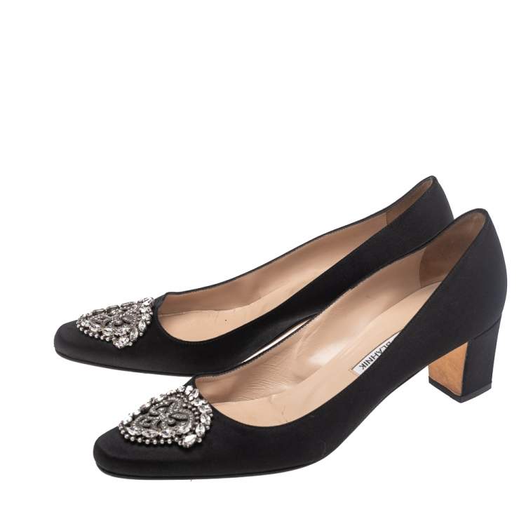 Pre Owned Manolo Blahnik Black Satin Okkava Crystal Embellished Pumps Size 39