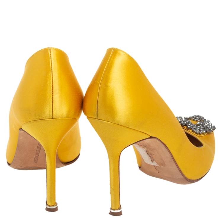 Pre Owned Manolo Blahnik Yellow Satin Hangisi Pumps Size 37.5 