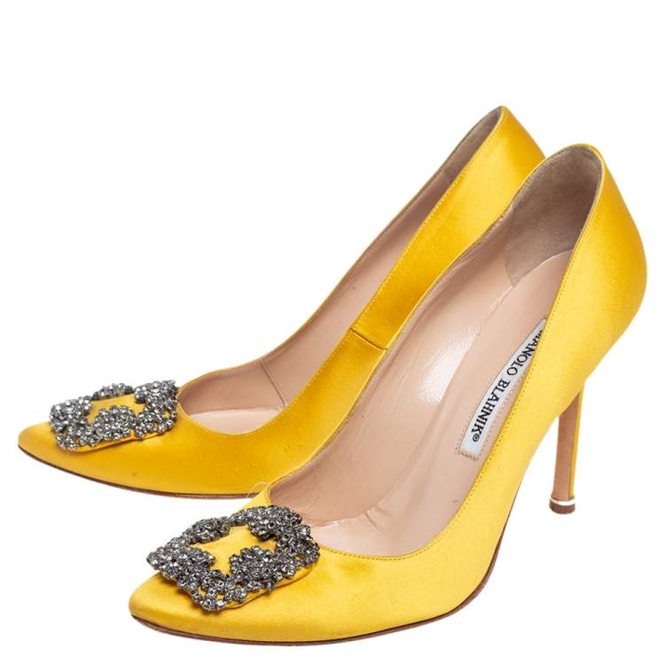 Pre Owned Manolo Blahnik Yellow Satin Hangisi Pumps Size 37.5 