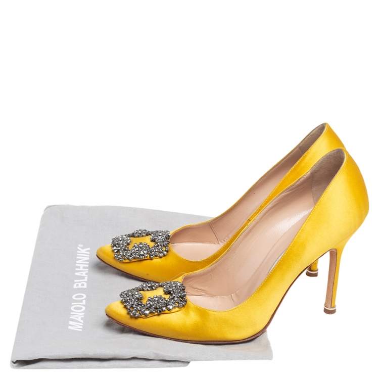 Pre Owned Manolo Blahnik Yellow Satin Hangisi Pumps Size 37.5 