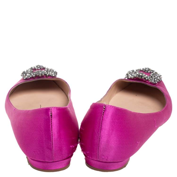 مملوكة مسبقًا Manolo Blahnik Fuchsia Satin Hangisi Flats Size 39