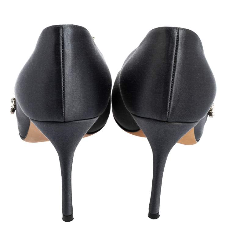 Pre Owned Manolo Blahnik Grey Satin Nadira Crystal Embellished Pointed Toe Pumps Size 38.5