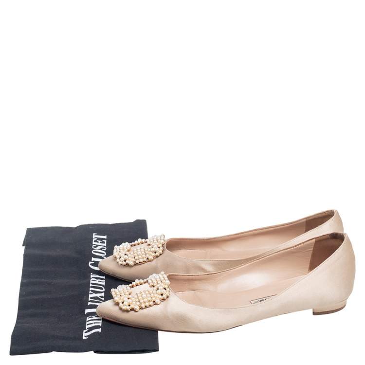 Pre Owned Manolo Blahnik Nude Satin Hangisi Pearl Embellished Flats Size 37