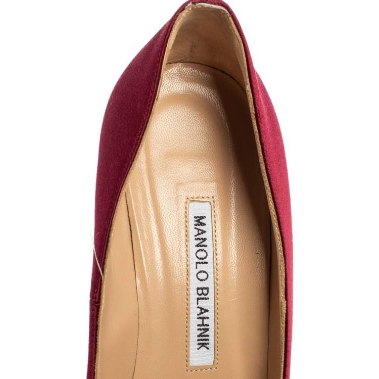 Pre Owned Manolo Blahnik Burgundy Satin Hangisi Pointed-Toe Pumps Size 38.5