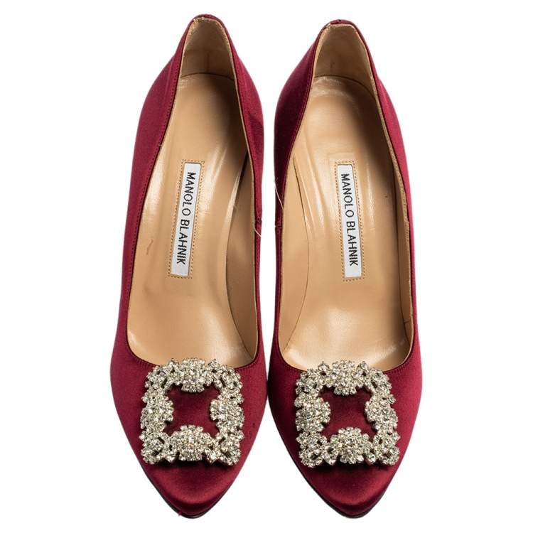 Pre Owned Manolo Blahnik Burgundy Satin Hangisi Pointed-Toe Pumps Size 38.5