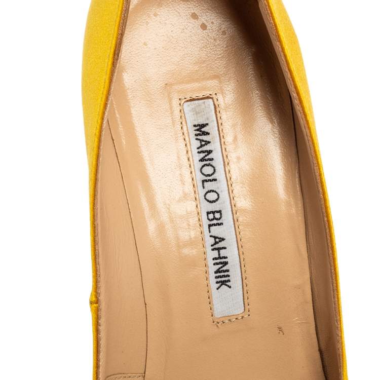 Pre Owned Manolo Blahnik Yellow Satin Pearl Embellished Hangisi Pumps Size 37