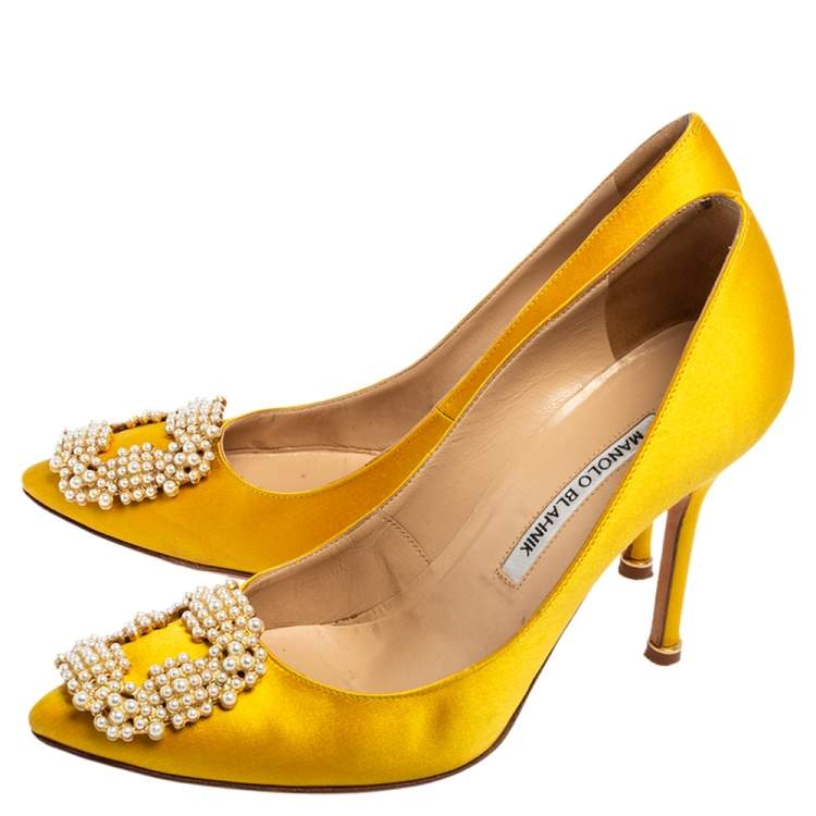 Pre Owned Manolo Blahnik Yellow Satin Pearl Embellished Hangisi Pumps Size 37