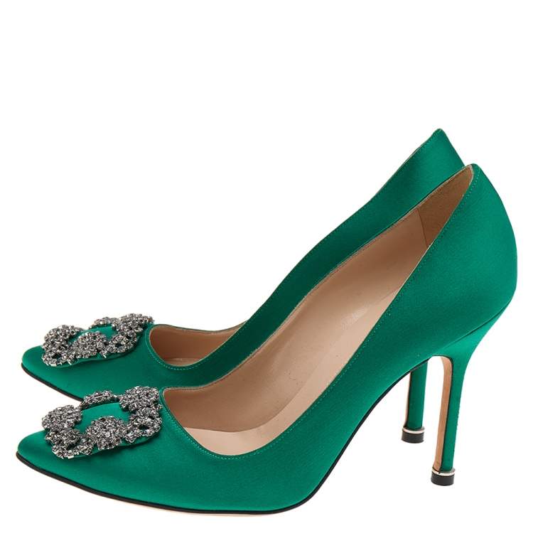 مملوكة مسبقًا Manolo Blahnik Green Satin Hangisi Pumps Size 37
