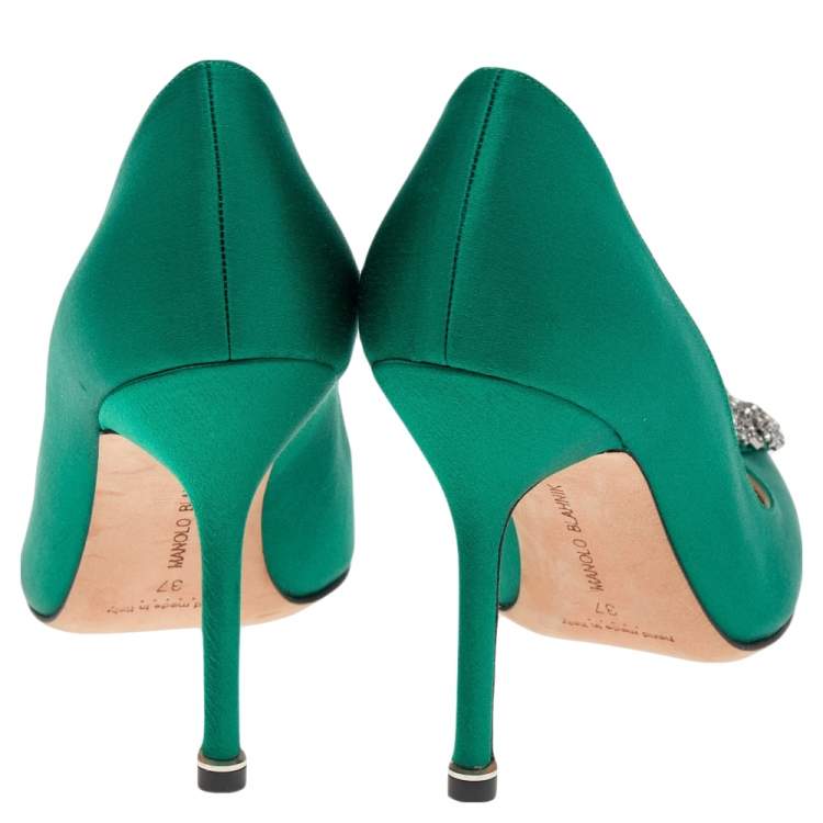 مملوكة مسبقًا Manolo Blahnik Green Satin Hangisi Pumps Size 37
