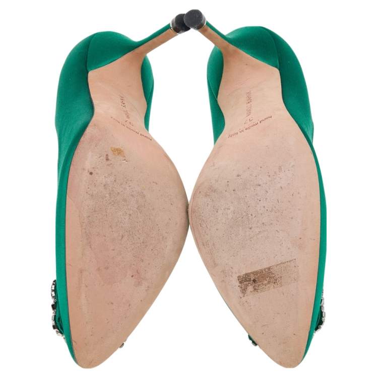 مملوكة مسبقًا Manolo Blahnik Green Satin Hangisi Pumps Size 37