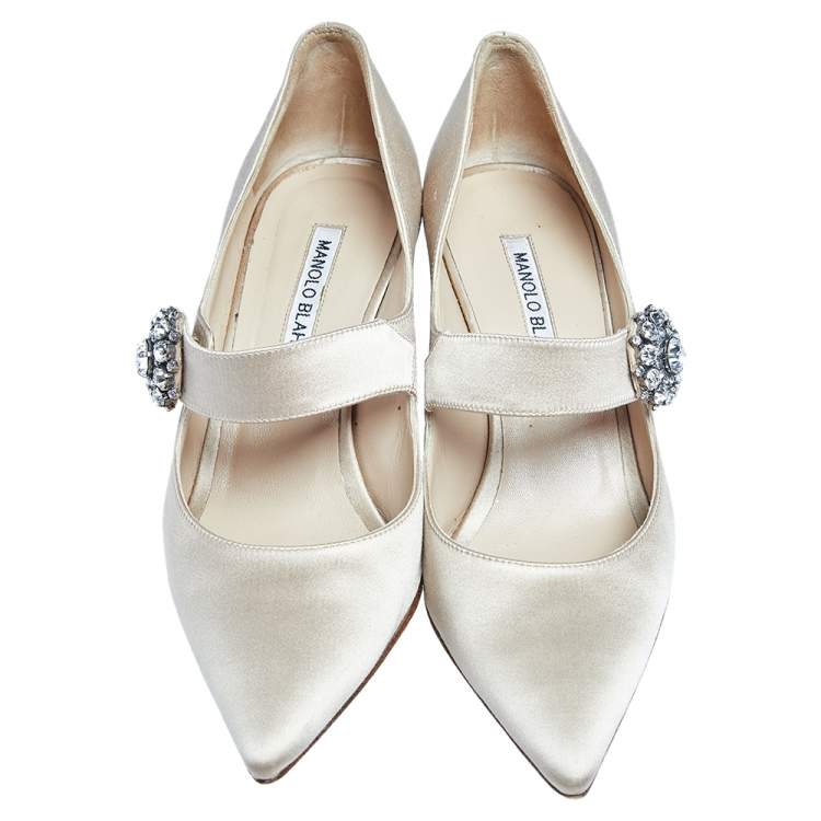 Pre Owned Manolo Blahnik Beige Satin Crystal Embellished Pointed Toe Pumps Size 37