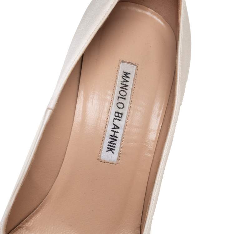 Pre Owned Manolo Blahnik Ivory Satin Okkava Pumps Size 39
