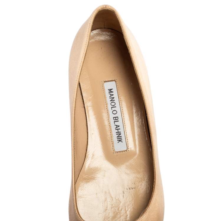 Pre Owned Manolo Blahnik Beige Satin Hangisi Flat Pumps Size 37