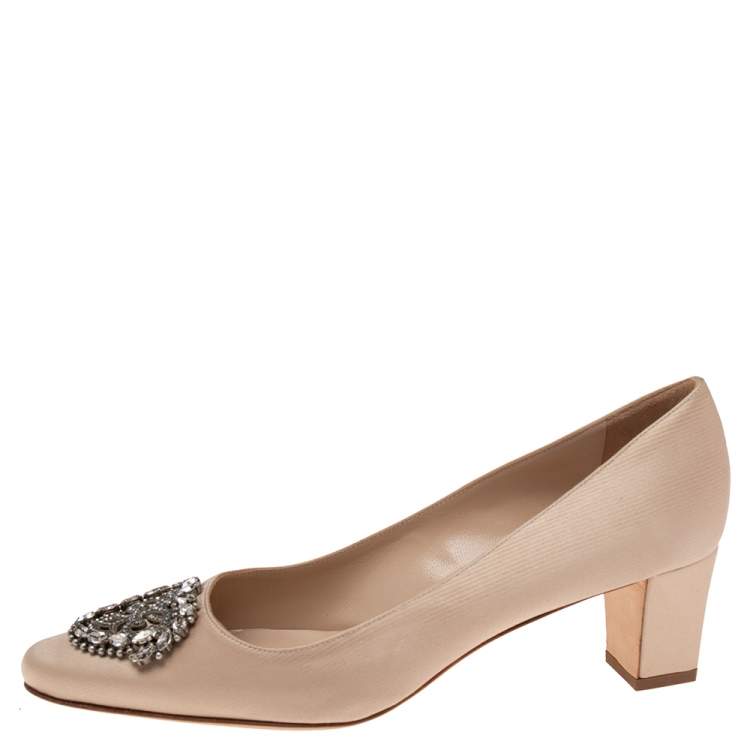 Pre Owned Manolo Blahnik Beige Satin Okkato  Crystal Embellished Pumps Size 40