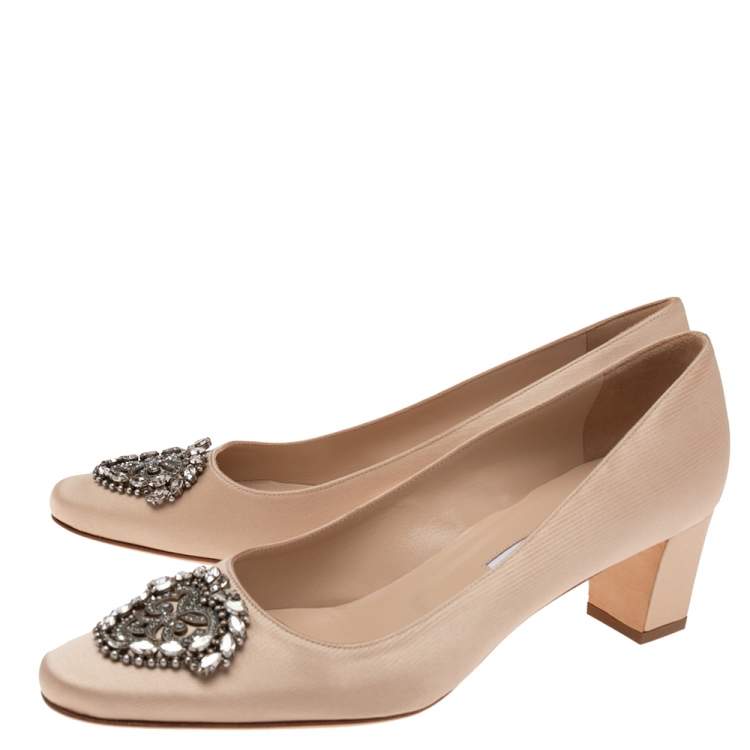 Pre Owned Manolo Blahnik Beige Satin Okkato  Crystal Embellished Pumps Size 40
