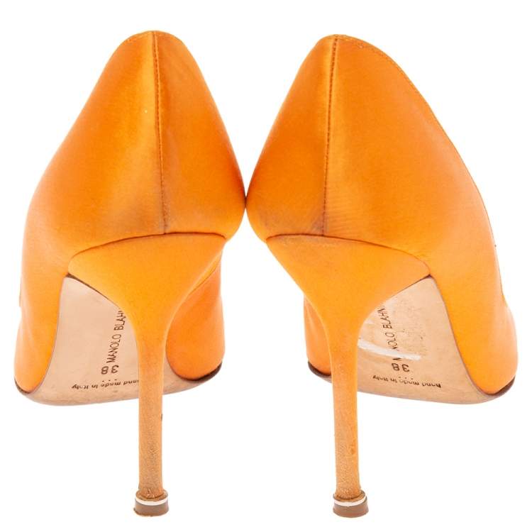 Pre Owned Manolo Blahnik Orange Satin Hangisi Pumps Size 38