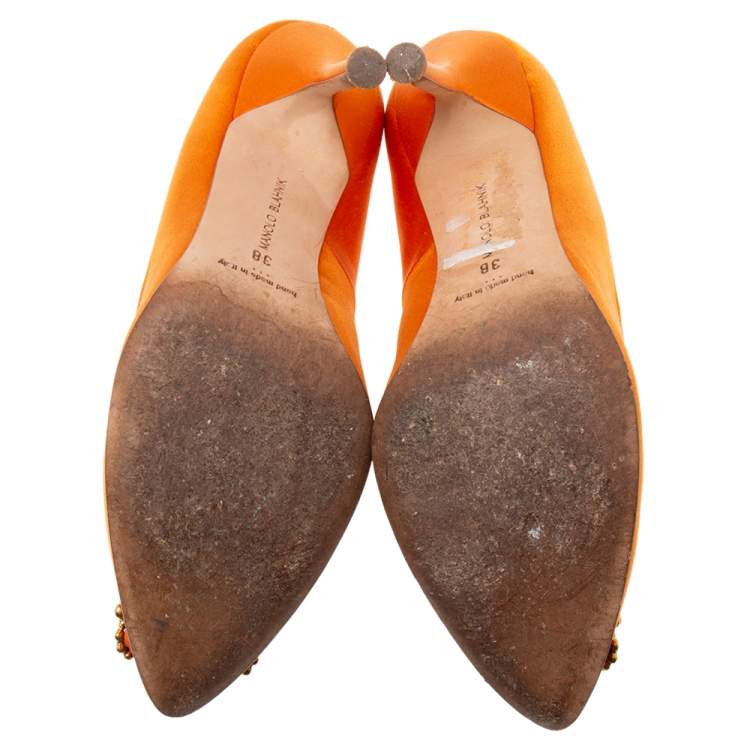 Pre Owned Manolo Blahnik Orange Satin Hangisi Pumps Size 38