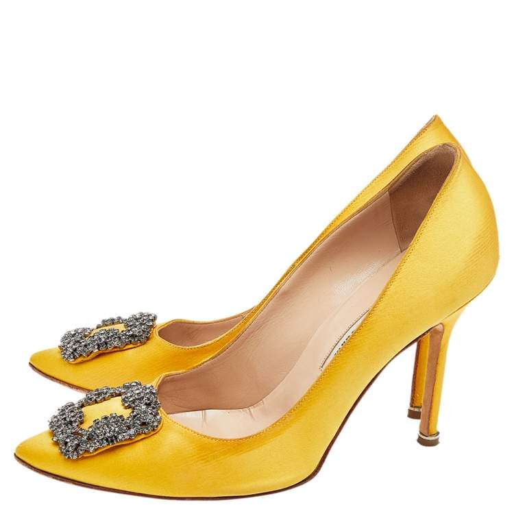 Pre Owned Manolo Blahnik Yellow Satin Hangisi Crystal Embellished Pumps Size 38.5