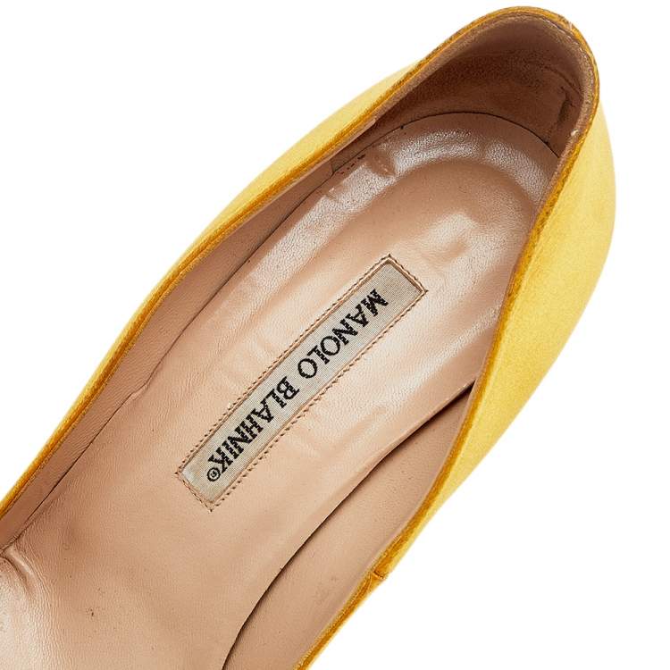 Pre Owned Manolo Blahnik Yellow Satin Hangisi Crystal Embellished Pumps Size 38.5