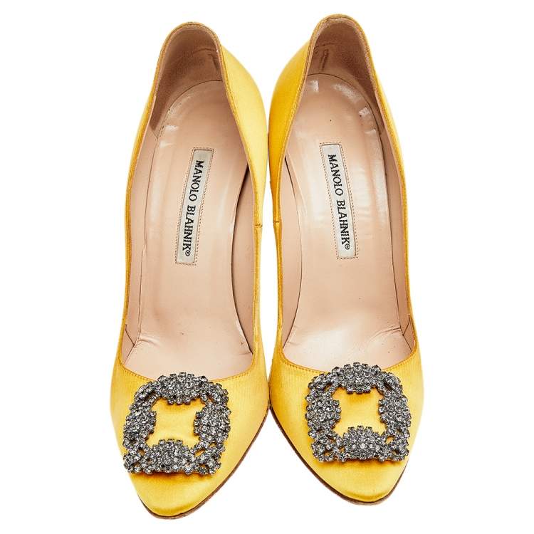 Pre Owned Manolo Blahnik Yellow Satin Hangisi Crystal Embellished Pumps Size 38.5