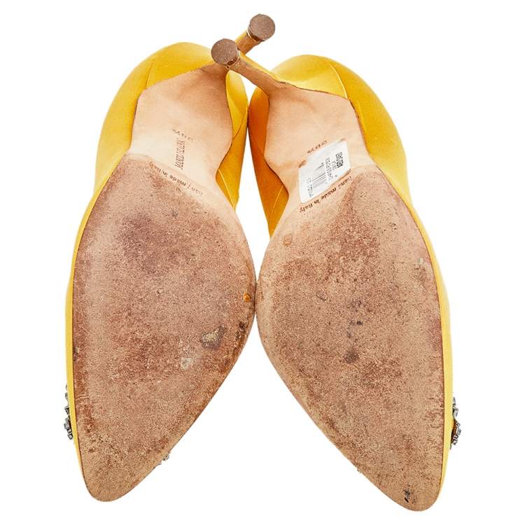 Pre Owned Manolo Blahnik Yellow Satin Hangisi Crystal Embellished Pumps Size 38.5