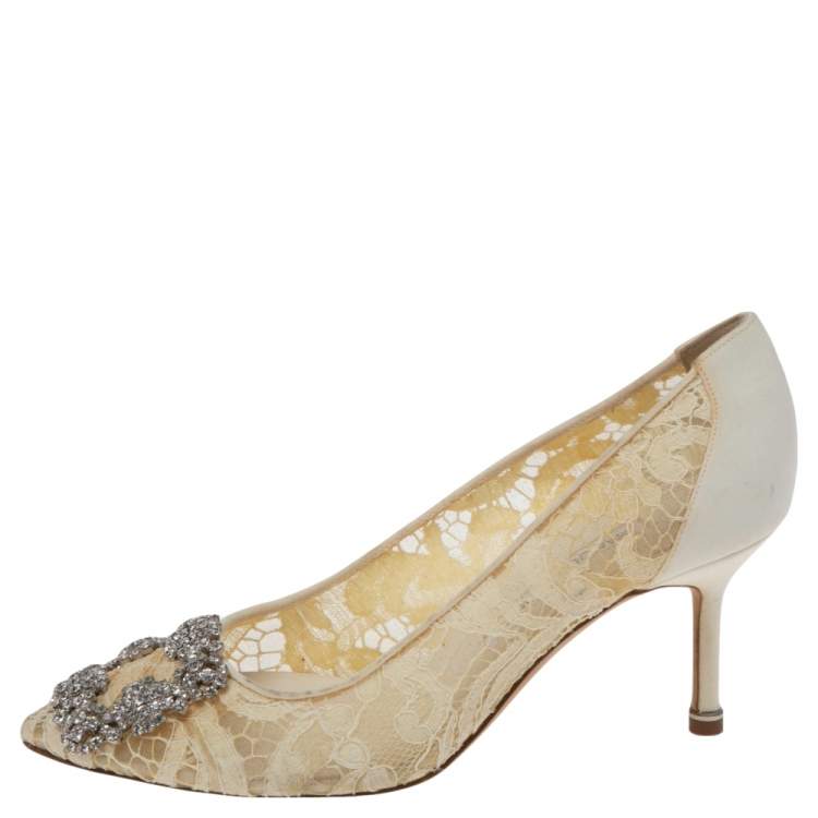 Pre Owned Manolo Blahnik White Lace And Satin Hangisi Pumps Size 35.5