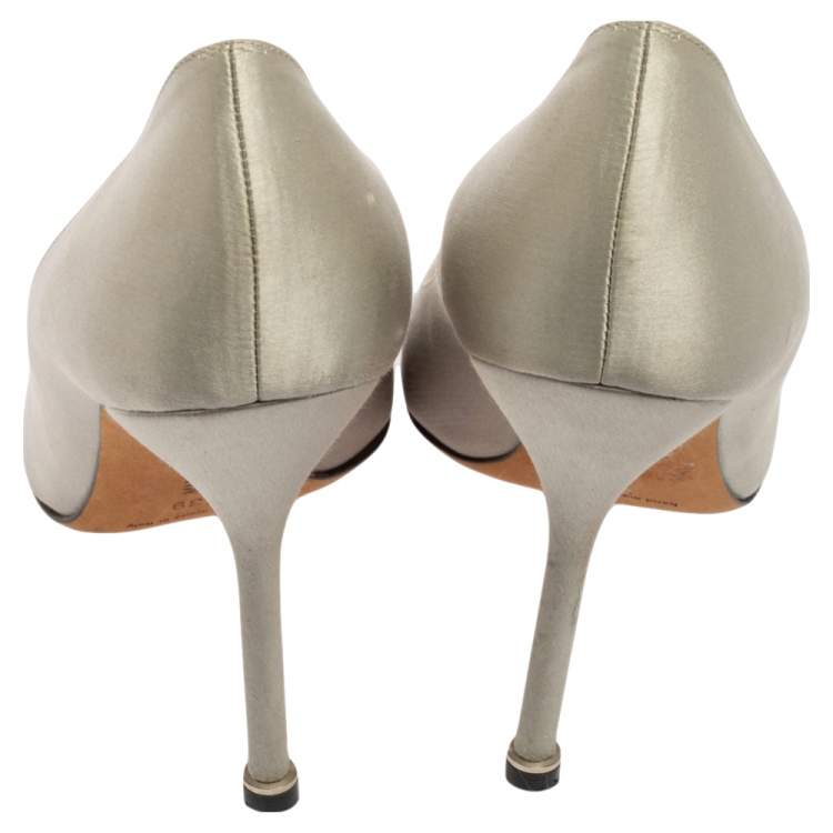 Pre Owned Manolo Blahnik Grey Satin Hangisi  Pumps Size 39