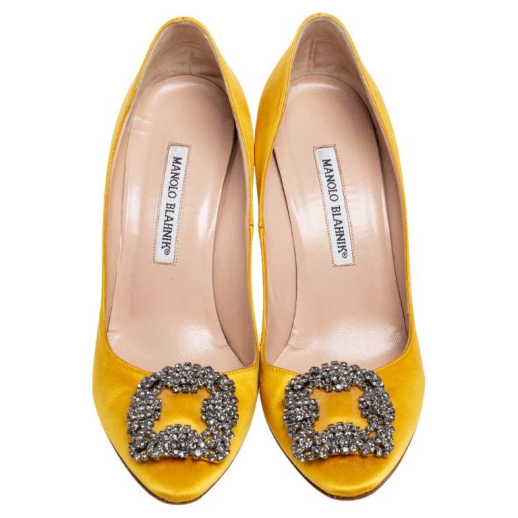 Pre Owned Manolo Blahnik Yellow Satin Hangisi Pumps Size 37.5