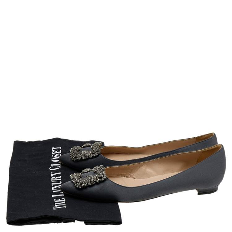 مملوكة مسبقًا Manolo Blahnik Grey Satin Hangisi Ballet Flats Size 37