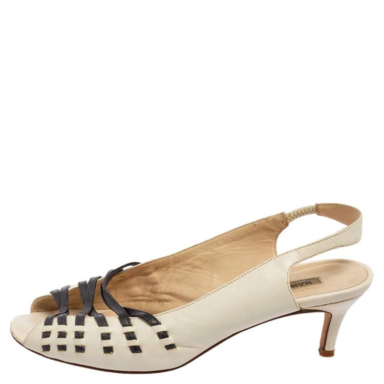 Pre Owned Manolo Blahnik Off-White Leather Open-Toe Slingback Sandals Size 37