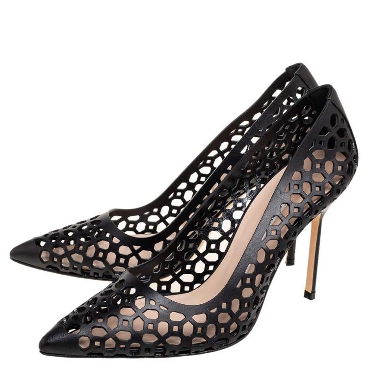 Pre Owned Manolo Blahnik Black Laser Cut Leather BB Laserato Pumps Size 37