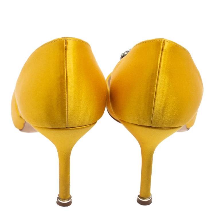 Pre Owned Manolo Blahnik Yellow Satin Hangisi D'Orsay Pumps Size 38