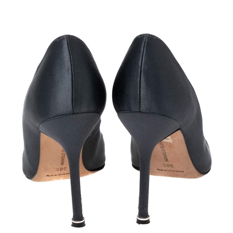 Pre Owned Manolo Blahnik Grey Satin Hangisi Pumps Size 38.5