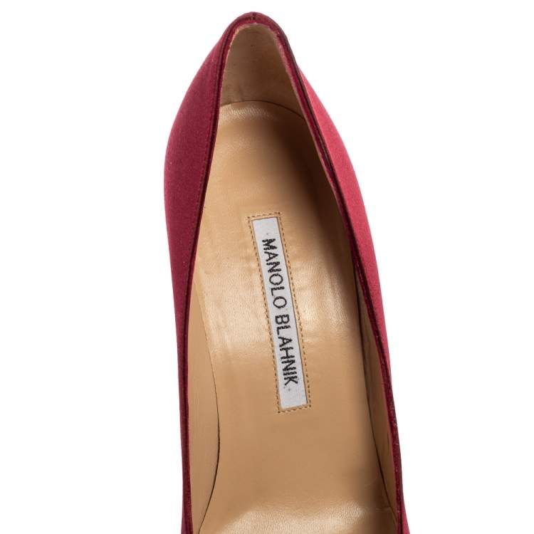 Pre Owned Manolo Blahnik Burgundy Satin Hangisi Pumps Size 38