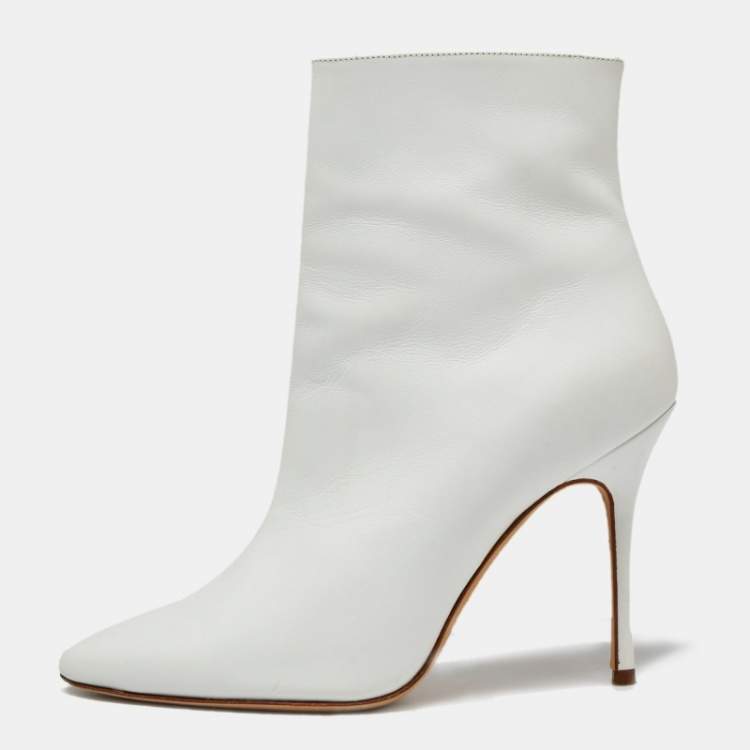 Pre Owned Manolo Blahnik White Leather Ankle Boots Size 36.5